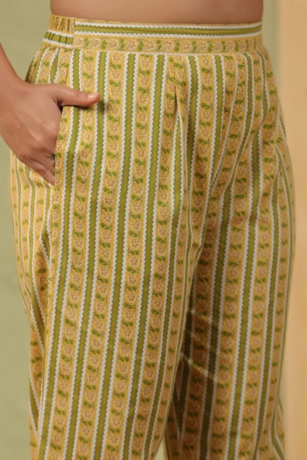 Yellow Cotton Kurta Set with Floral Patterns and Round Neck - Image 3