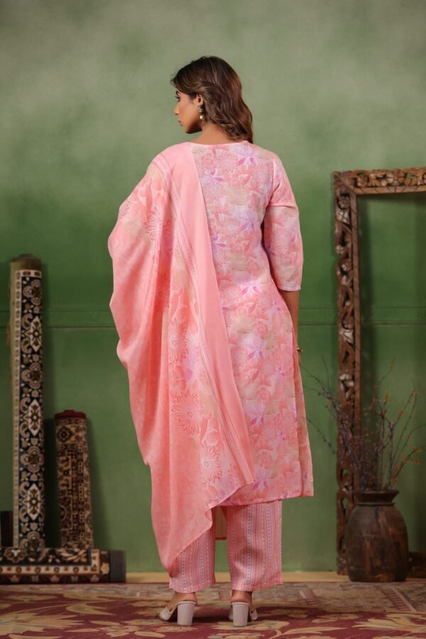 Light Warm Pink Cotton Kurta Set with Floral Pattern and Round Neck - Image 7