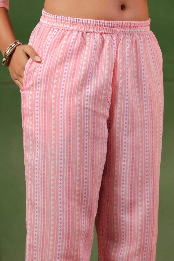 Light Warm Pink Cotton Kurta Set with Floral Pattern and Round Neck - Image 6