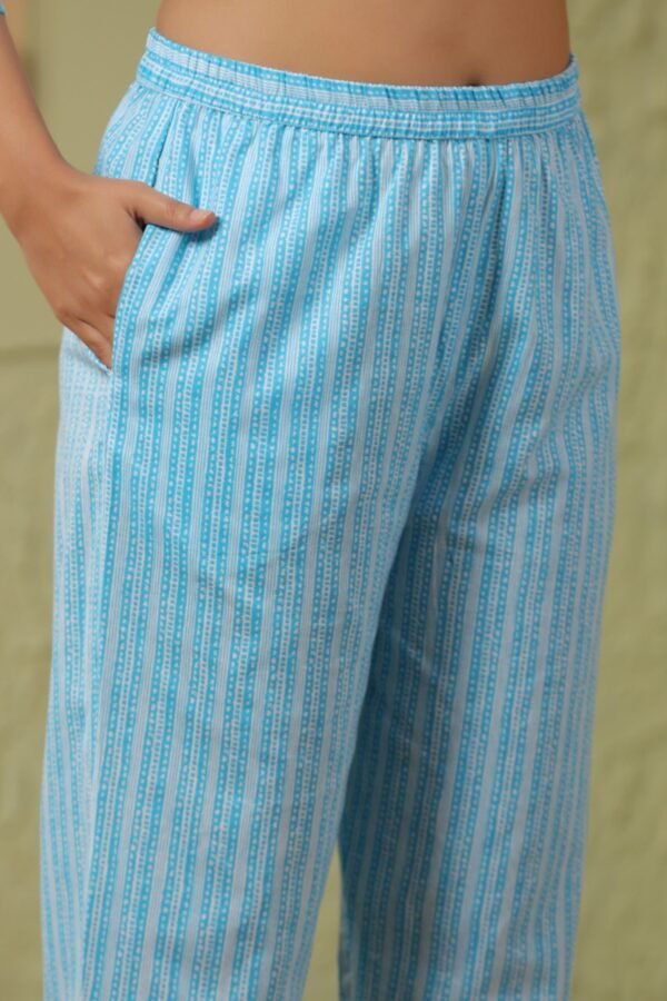 Light Blue Cotton Kurta Set with Floral Embroidery and V Neck - Image 3