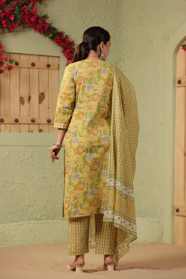 Yellow Cotton Kurta Set with Floral Patterns and Round Neck - Image 4