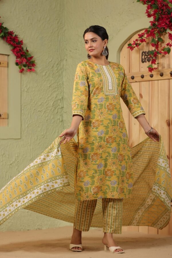 Yellow Cotton Kurta Set with Floral Patterns and Round Neck - Image 6