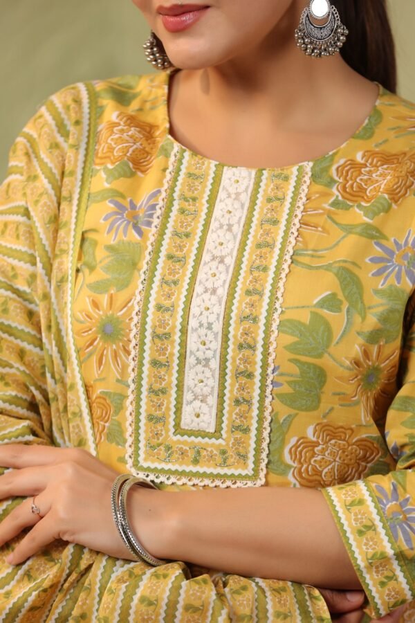 Yellow Cotton Kurta Set with Floral Patterns and Round Neck - Image 8