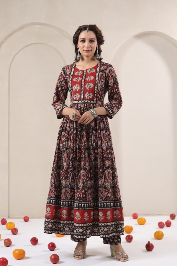 Red and Black Traditional Floral Printed Kurta Set with Round Neck - Image 4