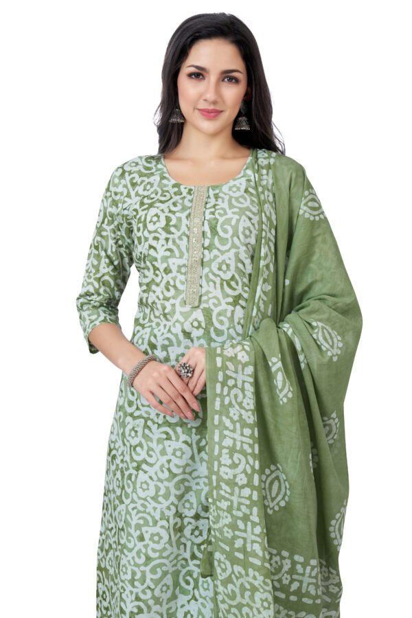 Graceful Green Printed Cotton Kurta Set with Dupatta - Image 5
